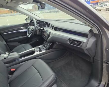Сірий Ауді E-Tron, об'ємом двигуна 0 л та пробігом 140 тис. км за 28800 $, фото 97 на Automoto.ua