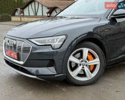 Серый Ауди E-Tron, объемом двигателя 0 л и пробегом 126 тыс. км за 29999 $, фото 6 на Automoto.ua