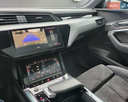 Сірий Ауді E-Tron, об'ємом двигуна 0 л та пробігом 117 тис. км за 27200 $, фото 22 на Automoto.ua