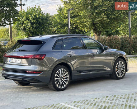 Сірий Ауді E-Tron, об'ємом двигуна 0 л та пробігом 64 тис. км за 33500 $, фото 11 на Automoto.ua