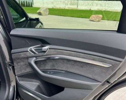 Серый Ауди E-Tron, объемом двигателя 0 л и пробегом 125 тыс. км за 34999 $, фото 42 на Automoto.ua