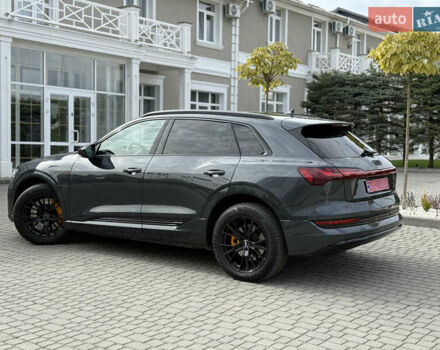 Серый Ауди E-Tron, объемом двигателя 0 л и пробегом 40 тыс. км за 34999 $, фото 5 на Automoto.ua