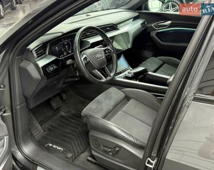 Сірий Ауді E-Tron, об'ємом двигуна 0 л та пробігом 86 тис. км за 37423 $, фото 21 на Automoto.ua