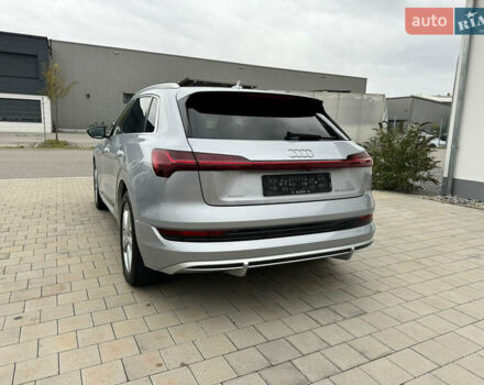 Серый Ауди E-Tron, объемом двигателя 0 л и пробегом 94 тыс. км за 35500 $, фото 3 на Automoto.ua