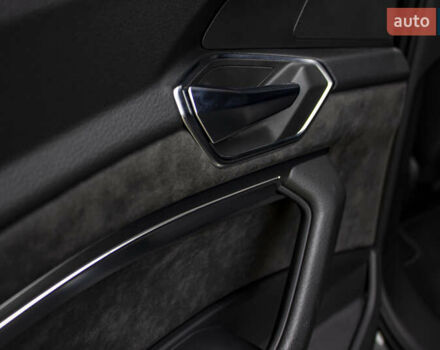 Сірий Ауді E-Tron, об'ємом двигуна 0 л та пробігом 69 тис. км за 39700 $, фото 13 на Automoto.ua