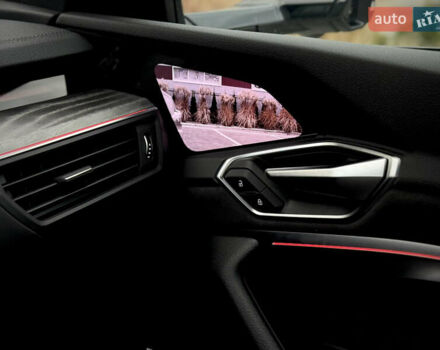 Серый Ауди E-Tron, объемом двигателя 0 л и пробегом 36 тыс. км за 45445 $, фото 132 на Automoto.ua