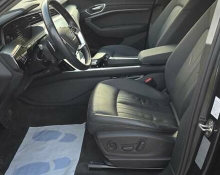 Сірий Ауді E-Tron, об'ємом двигуна 0 л та пробігом 110 тис. км за 29999 $, фото 43 на Automoto.ua