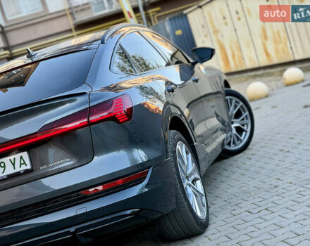 Сірий Ауді E-Tron, об'ємом двигуна 0 л та пробігом 47 тис. км за 45000 $, фото 20 на Automoto.ua