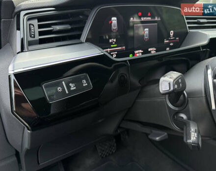 Серый Ауди E-Tron, объемом двигателя 0 л и пробегом 119 тыс. км за 41500 $, фото 61 на Automoto.ua