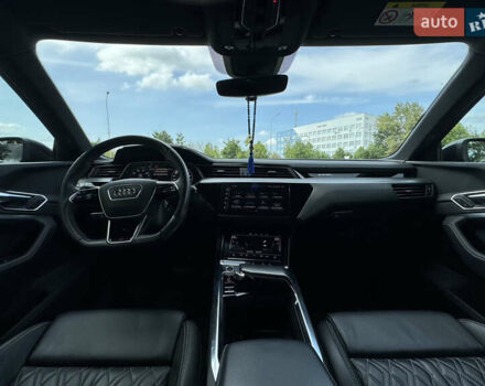 Серый Ауди E-Tron, объемом двигателя 0 л и пробегом 110 тыс. км за 42000 $, фото 7 на Automoto.ua