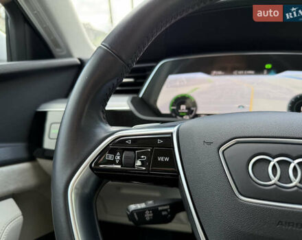 Серый Ауди E-Tron, объемом двигателя 0 л и пробегом 130 тыс. км за 37000 $, фото 65 на Automoto.ua