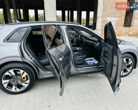 Ауди E-Tron 2021 в Тернополе на Automoto.ua Серый Ауди E-Tron, объемом двигателя 0 л и пробегом 85 тыс. км за 27999 $, фото 42 на Automoto.ua