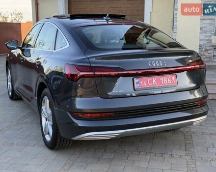 Сірий Ауді E-Tron, об'ємом двигуна 0 л та пробігом 98 тис. км за 31777 $, фото 2 на Automoto.ua