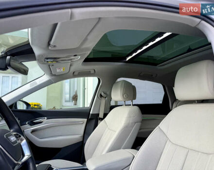 Серый Ауди E-Tron, объемом двигателя 0 л и пробегом 130 тыс. км за 37000 $, фото 57 на Automoto.ua