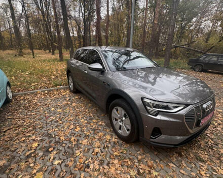 Сірий Ауді E-Tron, об'ємом двигуна 0 л та пробігом 47 тис. км за 28300 $, фото 2 на Automoto.ua