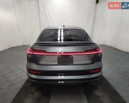 Сірий Ауді E-Tron, об'ємом двигуна 0 л та пробігом 43 тис. км за 41999 $, фото 31 на Automoto.ua