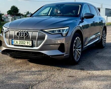 Серый Ауди E-Tron, объемом двигателя 0 л и пробегом 49 тыс. км за 33000 $, фото 2 на Automoto.ua