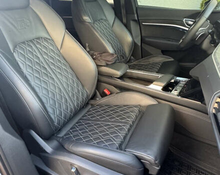 Серый Ауди E-Tron, объемом двигателя 0 л и пробегом 29 тыс. км за 45500 $, фото 26 на Automoto.ua