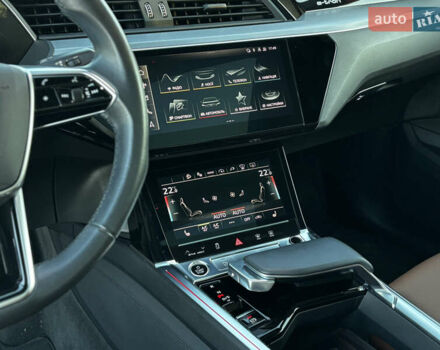 Серый Ауди E-Tron, объемом двигателя 0 л и пробегом 70 тыс. км за 42850 $, фото 31 на Automoto.ua