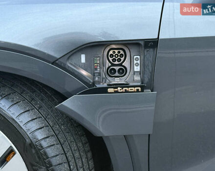 Серый Ауди E-Tron, объемом двигателя 0 л и пробегом 28 тыс. км за 34900 $, фото 11 на Automoto.ua