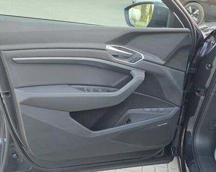 Сірий Ауді E-Tron, об'ємом двигуна 0 л та пробігом 110 тис. км за 29999 $, фото 40 на Automoto.ua