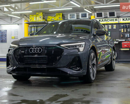 Сірий Ауді E-Tron, об'ємом двигуна 0 л та пробігом 73 тис. км за 38950 $, фото 2 на Automoto.ua