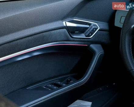 Сірий Ауді E-Tron, об'ємом двигуна 0 л та пробігом 47 тис. км за 45000 $, фото 36 на Automoto.ua