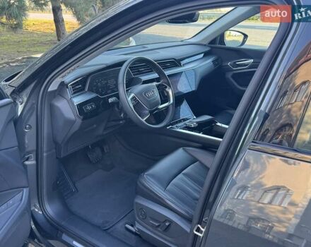 Серый Ауди E-Tron, объемом двигателя 0 л и пробегом 168 тыс. км за 25900 $, фото 6 на Automoto.ua