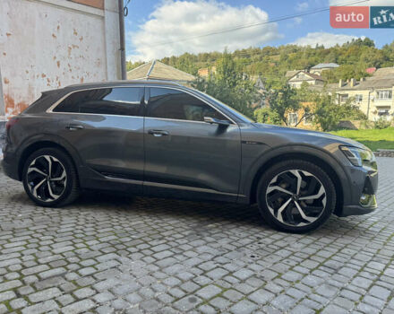 Серый Ауди E-Tron, объемом двигателя 0 л и пробегом 203 тыс. км за 29950 $, фото 5 на Automoto.ua