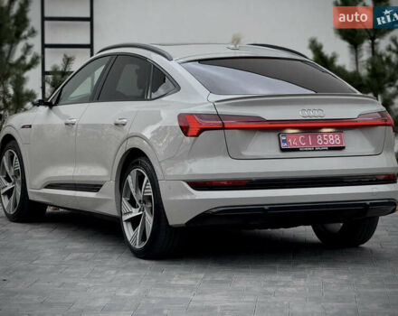 Серый Ауди E-Tron, объемом двигателя 0 л и пробегом 36 тыс. км за 45445 $, фото 6 на Automoto.ua