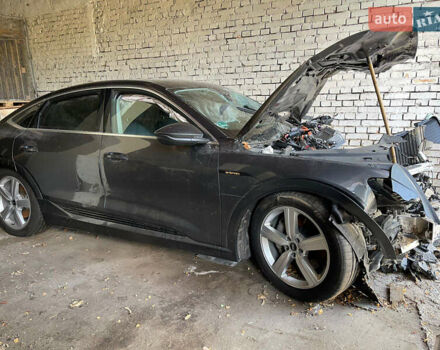 Серый Ауди E-Tron, объемом двигателя 0 л и пробегом 32 тыс. км за 9900 $, фото 1 на Automoto.ua