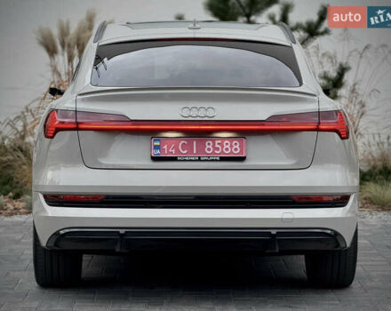 Серый Ауди E-Tron, объемом двигателя 0 л и пробегом 36 тыс. км за 45445 $, фото 7 на Automoto.ua
