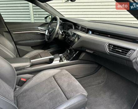 Сірий Ауді E-Tron, об'ємом двигуна 0 л та пробігом 45 тис. км за 33999 $, фото 24 на Automoto.ua