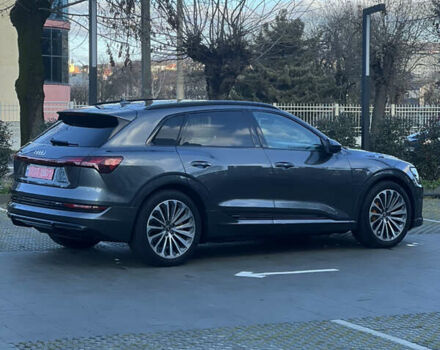 Сірий Ауді E-Tron, об'ємом двигуна 0 л та пробігом 64 тис. км за 33500 $, фото 33 на Automoto.ua