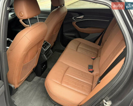 Серый Ауди E-Tron, объемом двигателя 0 л и пробегом 126 тыс. км за 29999 $, фото 43 на Automoto.ua