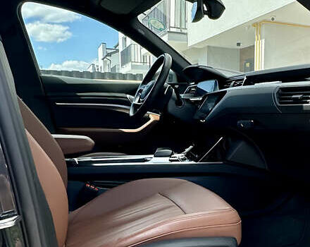 Серый Ауди E-Tron, объемом двигателя 0 л и пробегом 79 тыс. км за 36500 $, фото 15 на Automoto.ua