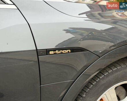 Серый Ауди E-Tron, объемом двигателя 0 л и пробегом 126 тыс. км за 29999 $, фото 18 на Automoto.ua