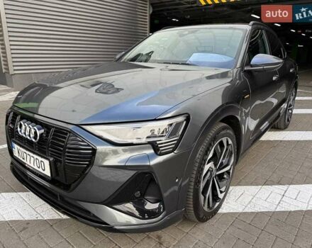 Сірий Ауді E-Tron, об'ємом двигуна 0 л та пробігом 45 тис. км за 48137 $, фото 7 на Automoto.ua