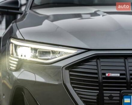 Серый Ауди E-Tron, объемом двигателя 0 л и пробегом 34 тыс. км за 45000 $, фото 5 на Automoto.ua