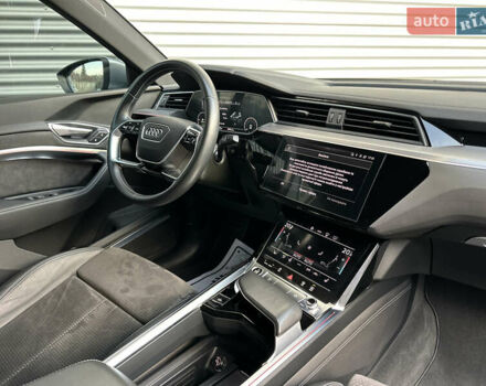 Сірий Ауді E-Tron, об'ємом двигуна 0 л та пробігом 45 тис. км за 33999 $, фото 33 на Automoto.ua