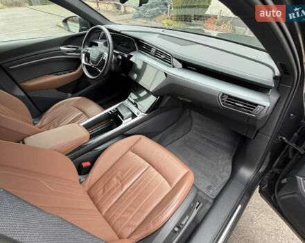 Серый Ауди E-Tron, объемом двигателя 0 л и пробегом 126 тыс. км за 29999 $, фото 40 на Automoto.ua