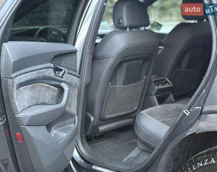 Серый Ауди E-Tron, объемом двигателя 0 л и пробегом 28 тыс. км за 34900 $, фото 33 на Automoto.ua