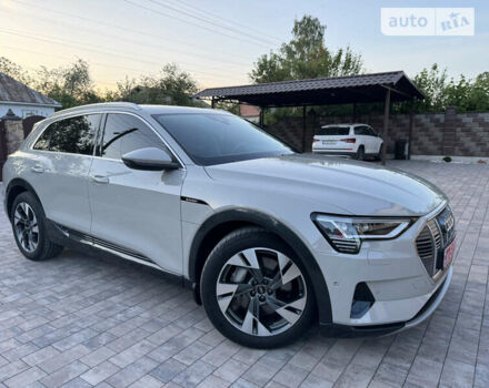 Сірий Ауді E-Tron, об'ємом двигуна 0 л та пробігом 31 тис. км за 46500 $, фото 18 на Automoto.ua