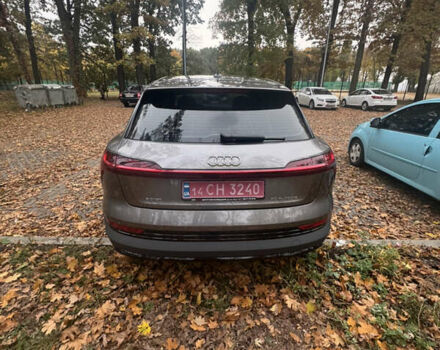 Сірий Ауді E-Tron, об'ємом двигуна 0 л та пробігом 47 тис. км за 28300 $, фото 4 на Automoto.ua