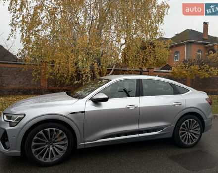 Сірий Ауді E-Tron, об'ємом двигуна 0 л та пробігом 39 тис. км за 39800 $, фото 10 на Automoto.ua