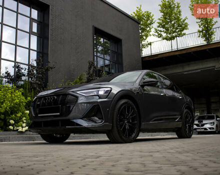 Сірий Ауді E-Tron, об'ємом двигуна 0 л та пробігом 69 тис. км за 39700 $, фото 1 на Automoto.ua
