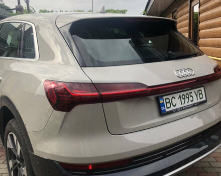 Сірий Ауді E-Tron, об'ємом двигуна 0 л та пробігом 46 тис. км за 36900 $, фото 6 на Automoto.ua