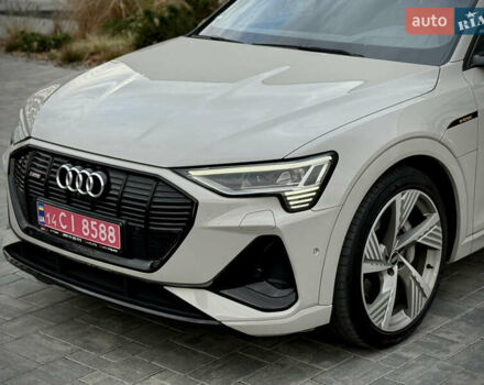 Серый Ауди E-Tron, объемом двигателя 0 л и пробегом 36 тыс. км за 45445 $, фото 29 на Automoto.ua