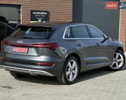 Серый Ауди E-Tron, объемом двигателя 0 л и пробегом 59 тыс. км за 37396 $, фото 7 на Automoto.ua