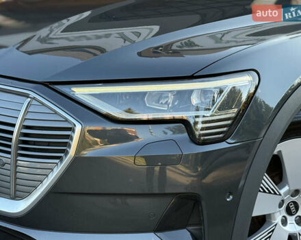 Серый Ауди E-Tron, объемом двигателя 0 л и пробегом 125 тыс. км за 26900 $, фото 7 на Automoto.ua